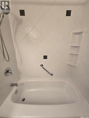 171 Lowestoft Street, Grayson, SK - Indoor Photo Showing Bathroom