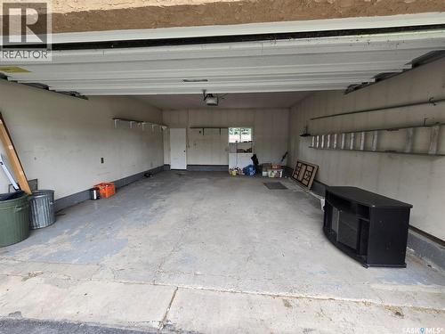 171 Lowestoft Street, Grayson, SK - Indoor Photo Showing Garage