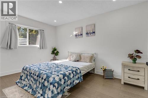100 Anglerock Drive, Cambridge, ON - Indoor Photo Showing Bedroom