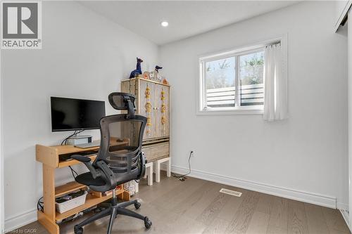 100 Anglerock Drive, Cambridge, ON - Indoor Photo Showing Office