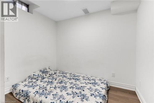 100 Anglerock Drive, Cambridge, ON - Indoor Photo Showing Bedroom