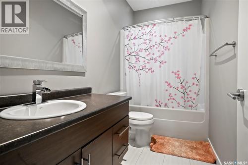 3821 Goldfinch Way, Regina, SK - Indoor Photo Showing Bathroom