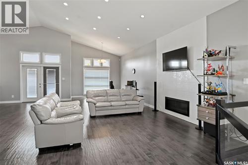 3821 Goldfinch Way, Regina, SK - Indoor Photo Showing Living Room