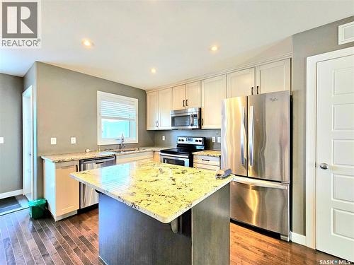 1415 Hunter Road, Saskatoon, SK - Indoor Photo Showing Kitchen