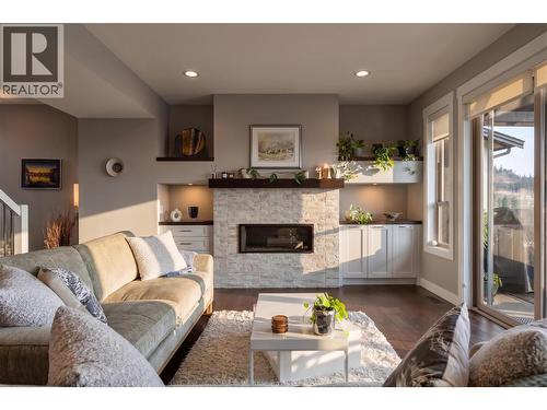 1870 Rosealee Lane Unit# 34, West Kelowna, BC - Indoor Photo Showing Living Room With Fireplace