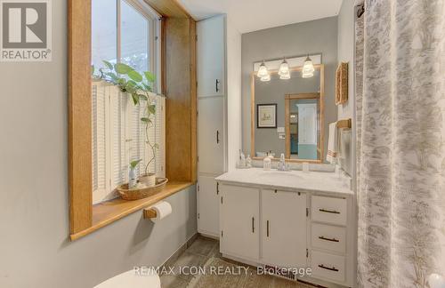 63 Birch Street, Cambridge, ON - Indoor Photo Showing Bathroom