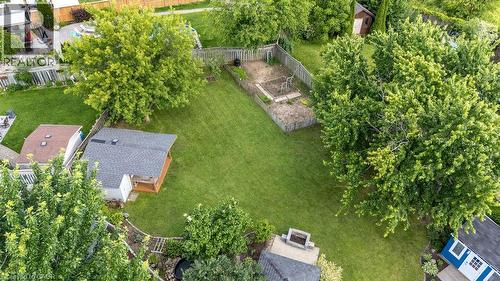 Expansive grassy yard with mature trees - 33 Remple Court, Cambridge, ON - Outdoor