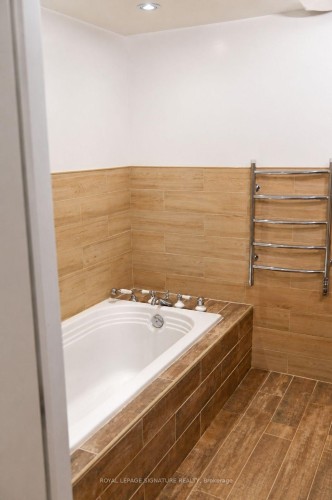 23 Crown Court, Tiny, ON - Indoor Photo Showing Bathroom