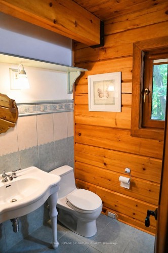 23 Crown Court, Tiny, ON - Indoor Photo Showing Bathroom