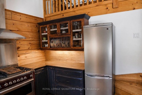 23 Crown Court, Tiny, ON - Indoor Photo Showing Kitchen
