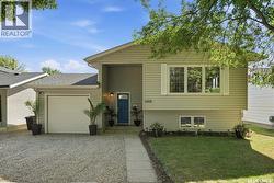 1408 B AVENUE N  Saskatoon, SK S7L 1G8