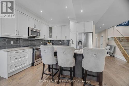 958 Beach Boulevard, Hamilton, ON - Indoor Photo Showing Kitchen With Stainless Steel Kitchen With Upgraded Kitchen