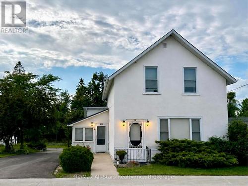 12 NORTH STREET  Kawartha Lakes (Fenelon Falls), ON K0M 1N0