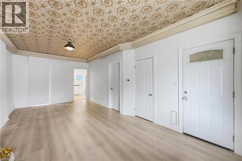 1062 Cannon Street E, Hamilton, ON - Indoor Photo Showing Other Room