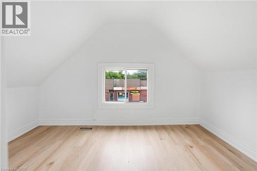 1062 Cannon Street E, Hamilton, ON - Indoor Photo Showing Other Room