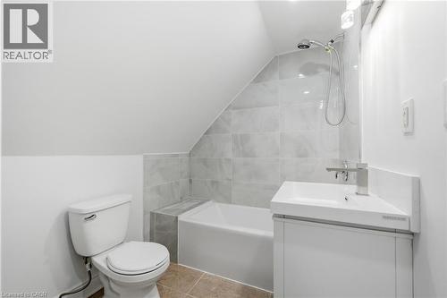 1062 Cannon Street E, Hamilton, ON - Indoor Photo Showing Bathroom