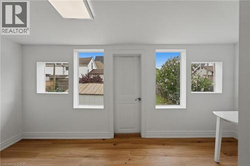 1062 Cannon Street E, Hamilton, ON - Indoor Photo Showing Other Room