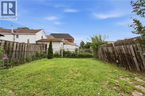 1062 Cannon Street E, Hamilton, ON - Outdoor