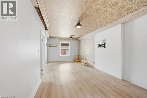 1062 Cannon Street E, Hamilton, ON - Indoor Photo Showing Other Room