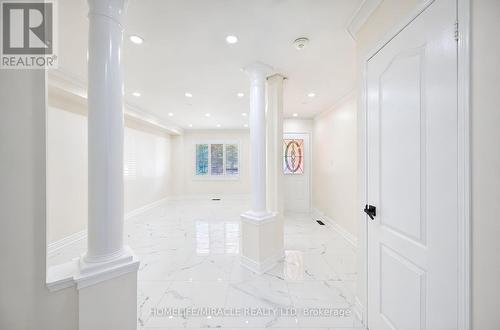 21 Topiary Lane, Brampton, ON - Indoor