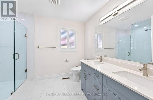 21 Topiary Lane, Brampton, ON - Indoor Photo Showing Bathroom