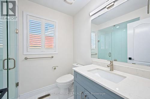 21 Topiary Lane, Brampton, ON - Indoor Photo Showing Bathroom