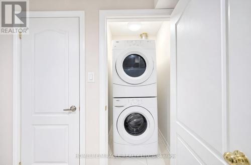 21 Topiary Lane, Brampton, ON - Indoor Photo Showing Laundry Room