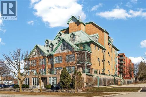 19 LAKE Avenue S Unit# 303  Stoney Creek, ON L8G 2V1