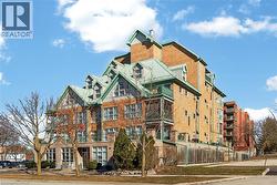 19 LAKE Avenue S Unit# 303  Stoney Creek, ON L8G 2V1