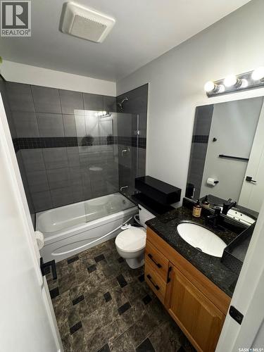 303 365 Kingsmere Boulevard, Saskatoon, SK - Indoor Photo Showing Bathroom