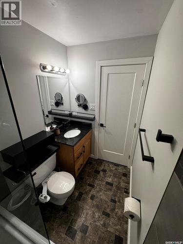 303 365 Kingsmere Boulevard, Saskatoon, SK - Indoor Photo Showing Bathroom