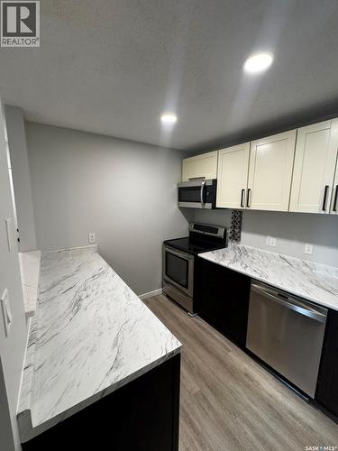 303 365 Kingsmere Boulevard, Saskatoon, SK - Indoor Photo Showing Kitchen