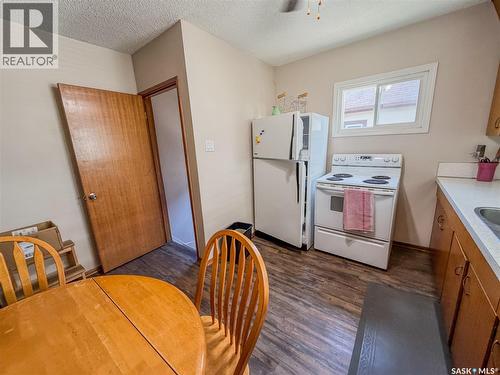 143 Gladstone Avenue N, Yorkton, SK - Indoor Photo Showing Kitchen