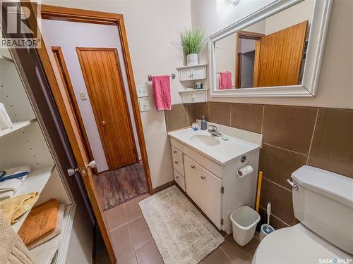 143 Gladstone Avenue N, Yorkton, SK - Indoor Photo Showing Bathroom