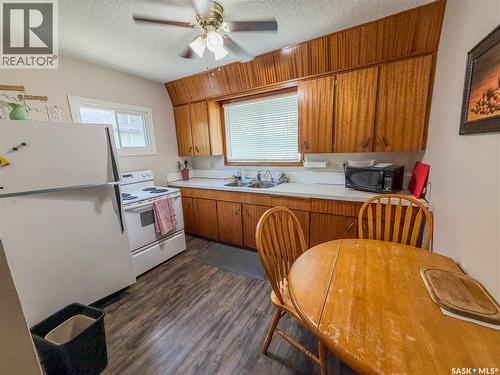 143 Gladstone Avenue N, Yorkton, SK - Indoor Photo Showing Kitchen With Double Sink
