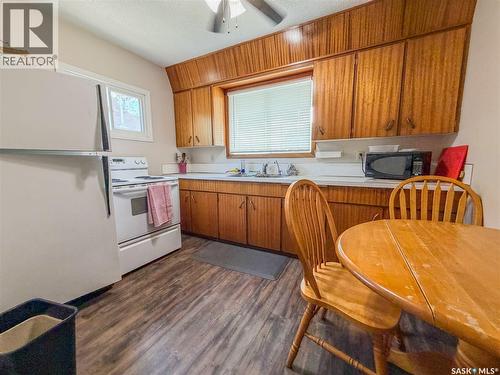 143 Gladstone Avenue N, Yorkton, SK - Indoor Photo Showing Kitchen