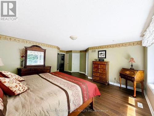 2326 Yorktown Circle, Mississauga, ON - Indoor Photo Showing Bedroom