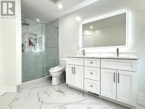 2326 Yorktown Circle, Mississauga, ON - Indoor Photo Showing Bathroom