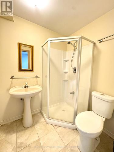 2326 Yorktown Circle, Mississauga, ON - Indoor Photo Showing Bathroom