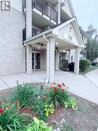 210 - 739 DEVERON CRESCENT  London South (South T), ON N5Z 4Y1
