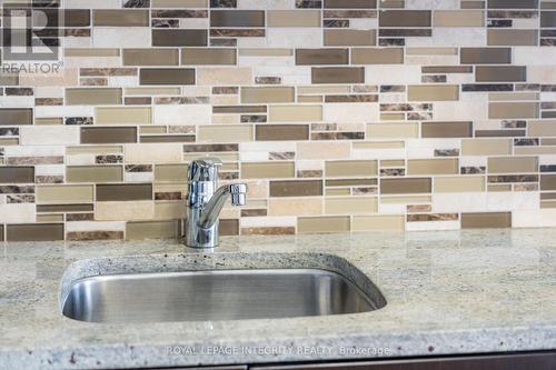 320 - 429 Kent Street, Ottawa, ON - Indoor Photo Showing Kitchen