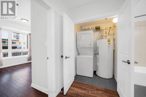 320 - 429 Kent Street, Ottawa, ON - Indoor Photo Showing Laundry Room