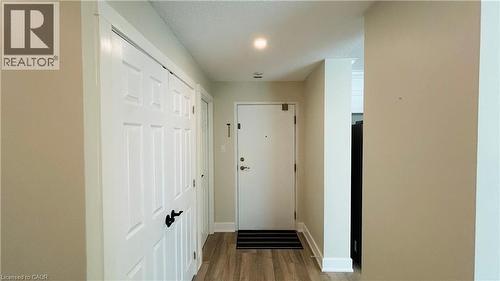 45 POND MILLS Road Unit# 103 , London, Ontario N5Z 4W5 2