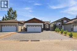 204 Quessy DRIVE Martensville, SK S0K 0A2