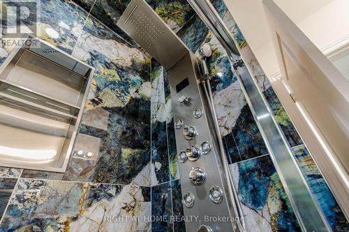 5154 New Street, Burlington, ON - Indoor