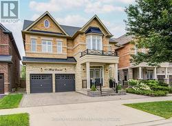 95 HOEY CRESCENT  Oakville, ON L6M 0X1