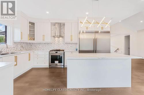 74 Ruby Ridge, Oro-Medonte, ON - Indoor Photo Showing Kitchen With Upgraded Kitchen