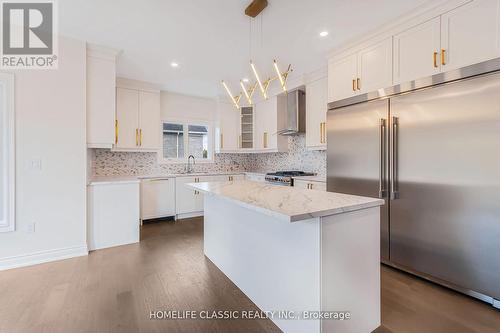 74 Ruby Ridge, Oro-Medonte, ON - Indoor Photo Showing Kitchen With Upgraded Kitchen