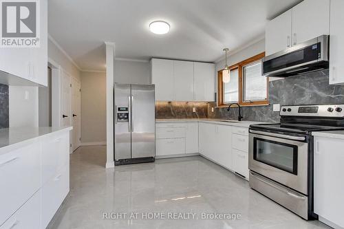 1715 Oberon Crescent, Mississauga, ON - Indoor Photo Showing Kitchen