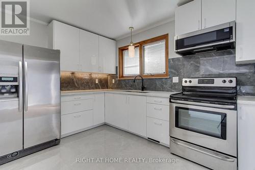 1715 Oberon Crescent, Mississauga, ON - Indoor Photo Showing Kitchen